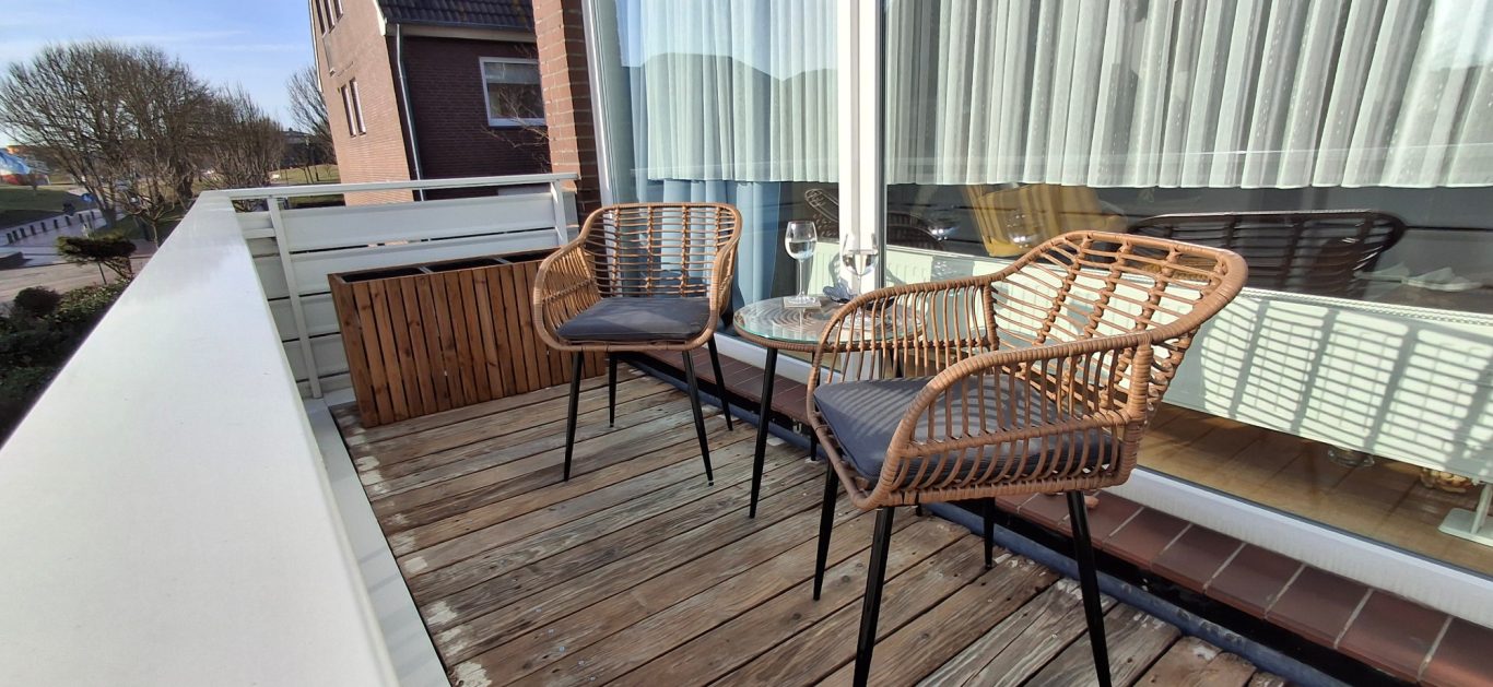 Der Süd-West-Balkon lädt zum Verweilen ein