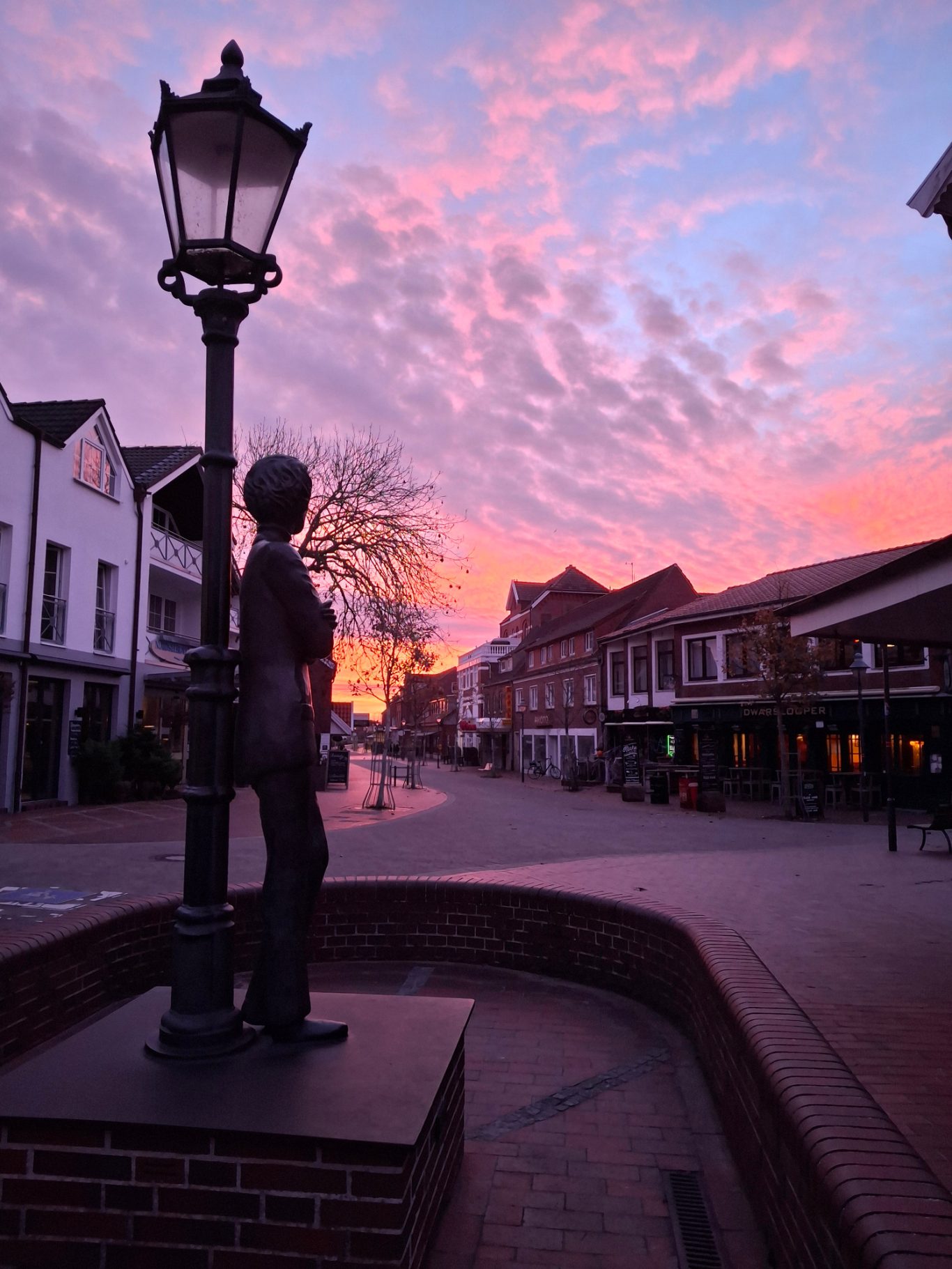 Die Minuten vor dem Sonnenaufgang. Ein absolutes Farbspektakel Die Minuten vor dem Sonnenaufgang. Ein absolutes Farbspektakel