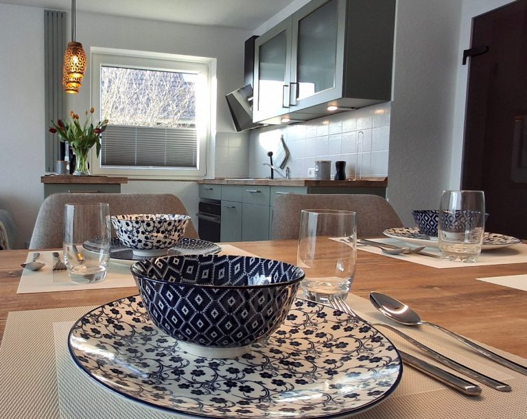 Der helle Ess- & Küchenbereich